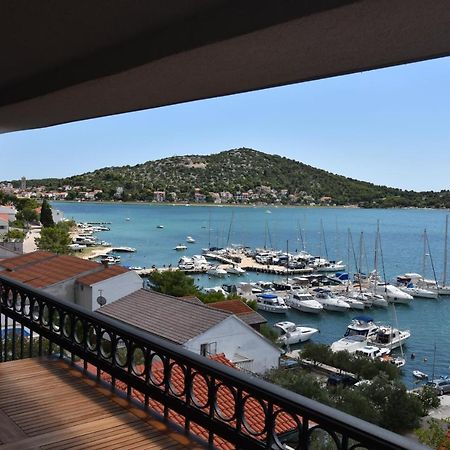 Villa Pina Appartment Chantos Tisno Kültér fotó