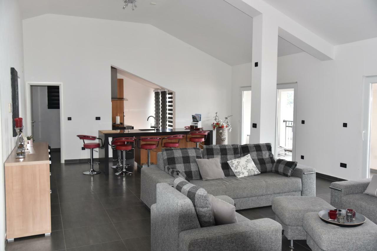 Villa Pina Appartment Chantos Tisno Kültér fotó
