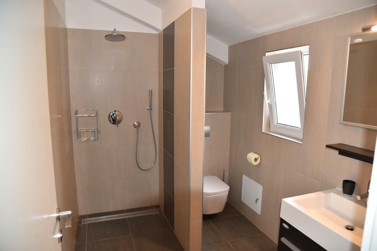 Villa Pina Appartment Chantos Tisno Kültér fotó
