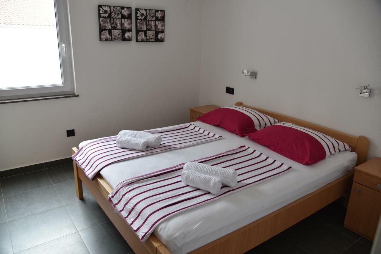 Villa Pina Appartment Chantos Tisno Kültér fotó