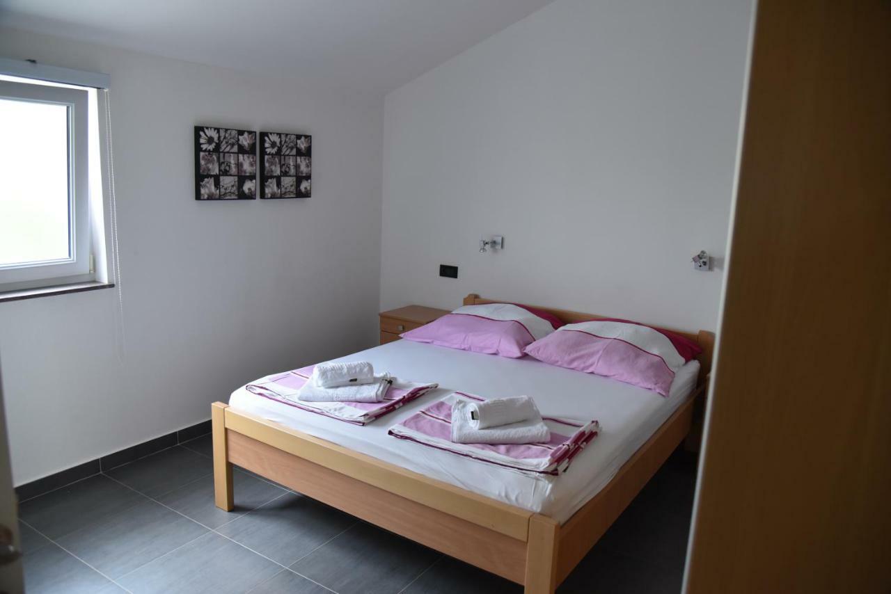 Villa Pina Appartment Chantos Tisno Kültér fotó