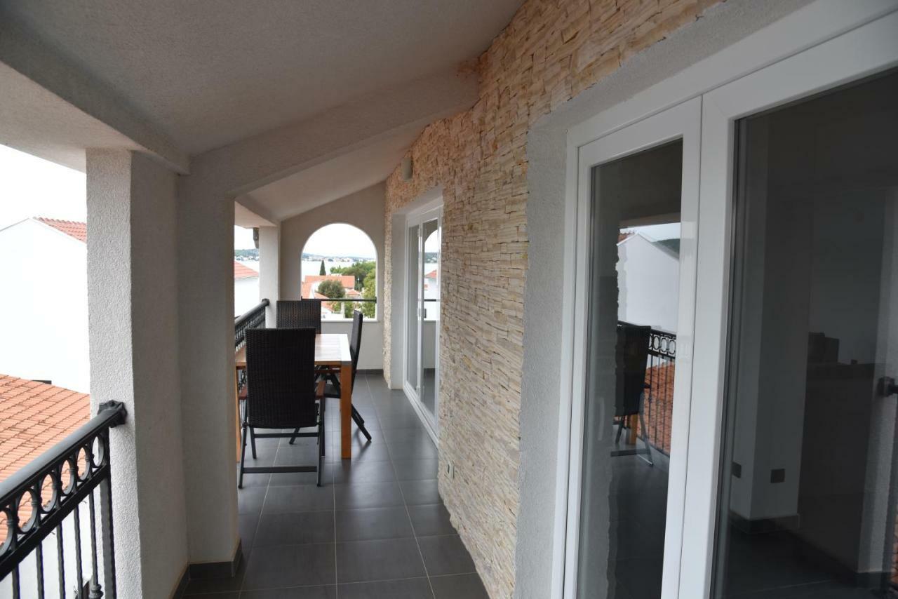 Villa Pina Appartment Chantos Tisno Kültér fotó